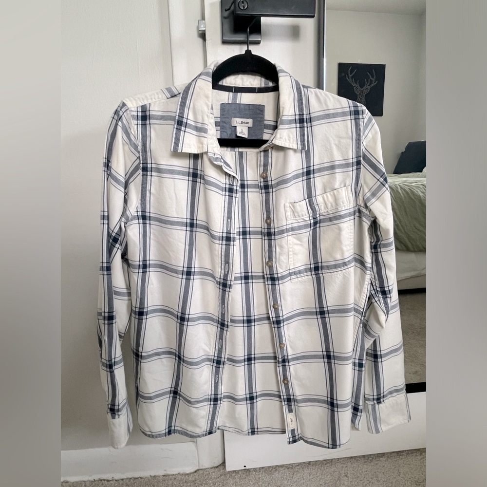 LL Bean Flannel Women’s‎ Size Small White Organic Cotton Blend Button Up Shirt